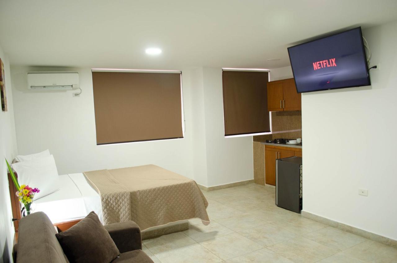 Hotel El Faro Буга Екстериор снимка